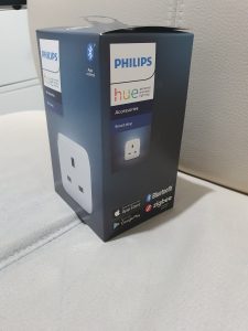 Philips Hue smart plug box - side view