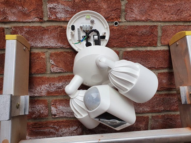 Ring floodlight cam sales voltage